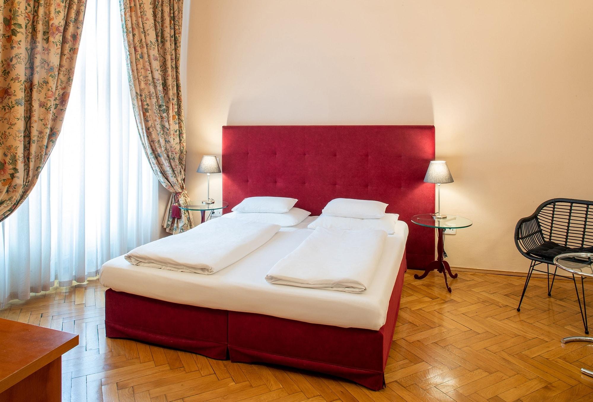 Boutique Hotel Dom - Rooms & Suites Graz Dış mekan fotoğraf